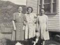 Jessie-Price-and-her-daughter-Priscilla-Drodge-Green-on-the-right-Courtesy-of-lloyd-Drodge