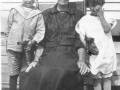 Lewis Jacobs 1920 2007 with sister Eliza Jane Jennie their Grandmother Hannah Spurrell Jacobs Courtesy of daughter Maxine