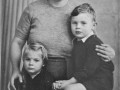 Doris-and-family-color_inPixio-BW